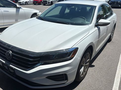 Used 2020 Volkswagen Passat 2.0T SE FWD image 2