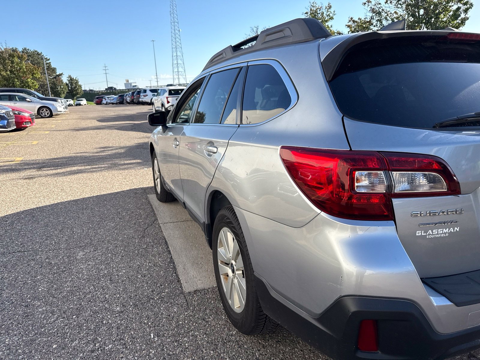 Used 2019 Subaru Outback 2.5i Premium AWD/4WD image 4