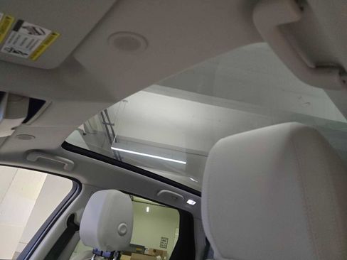 Certified 2023 Land Rover Discovery Sport SE image 20