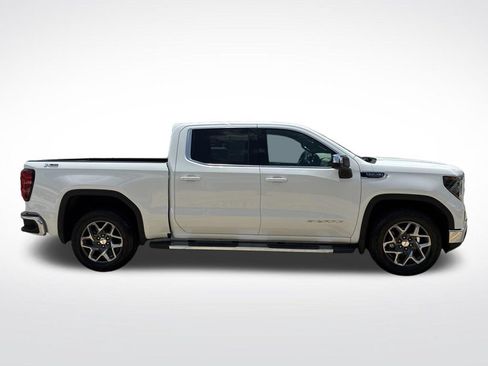 Used 2025 GMC Sierra 1500 SLE w/ X31 Off-Road Package AWD/4WD image 6