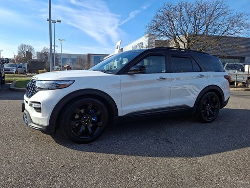 Used 2024 Ford Explorer ST w/ Equipment Group 401A image 5