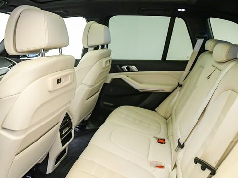 Certified 2022 BMW X5 sDrive40i w/ Luxury Seating Package RWD image 19