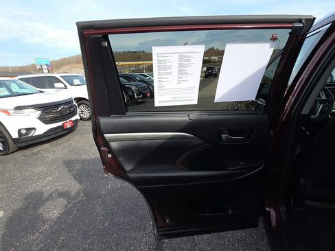 Used 2019 Toyota Highlander Limited Platinum image 27