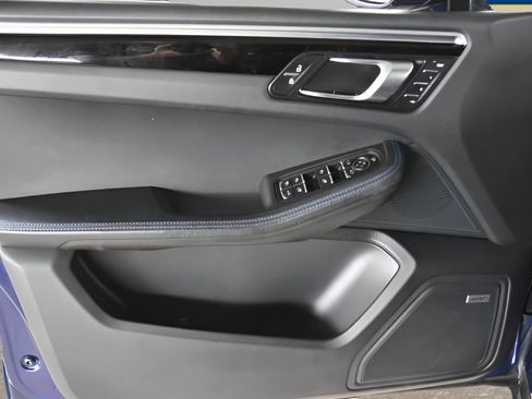 Used 2022 Porsche Macan image 35