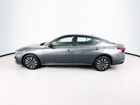 Used 2024 Nissan Altima 2.5 SV image 4