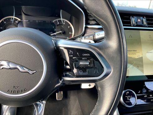 Used 2022 Jaguar XF SE image 20