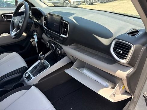 Used 2023 Hyundai Venue SEL FWD image 25