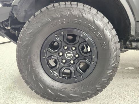 Used 2022 Ford Bronco Wildtrak image 13