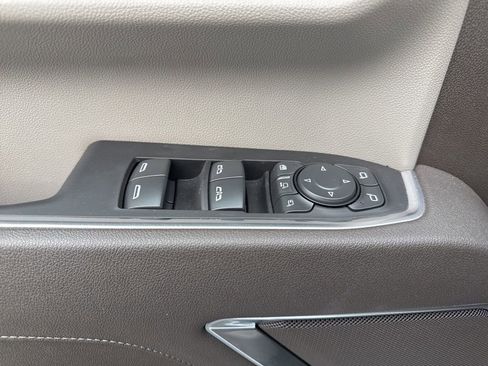 Used 2025 GMC Sierra 2500 SLT w/ LPO, GMC Protection Package image 29