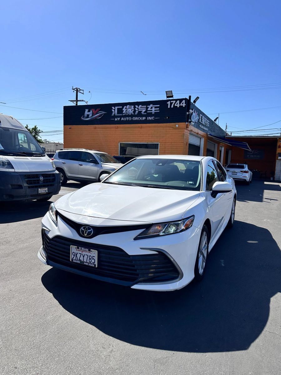 Used 2022 Toyota Camry LE FWD image 1