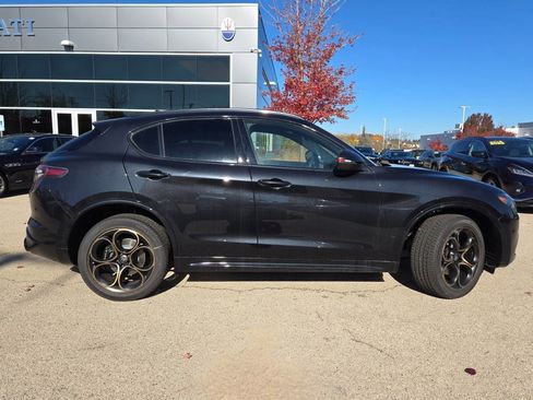 New 2025 Alfa Romeo Stelvio Sprint image 5