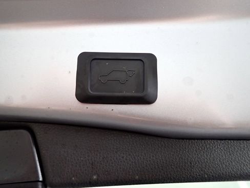 Used 2023 Toyota RAV4 XLE Premium image 20