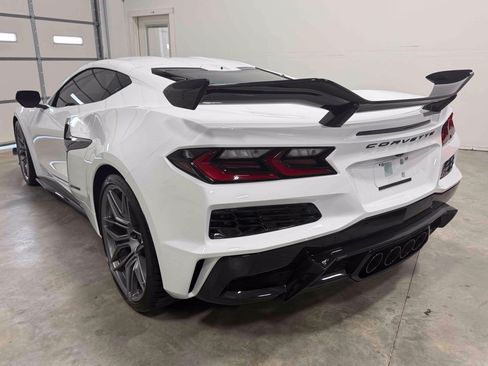 Used 2024 Chevrolet Corvette Z06 w/ Z07 Performance Package w/ Z07 Performance Package RWD image 38