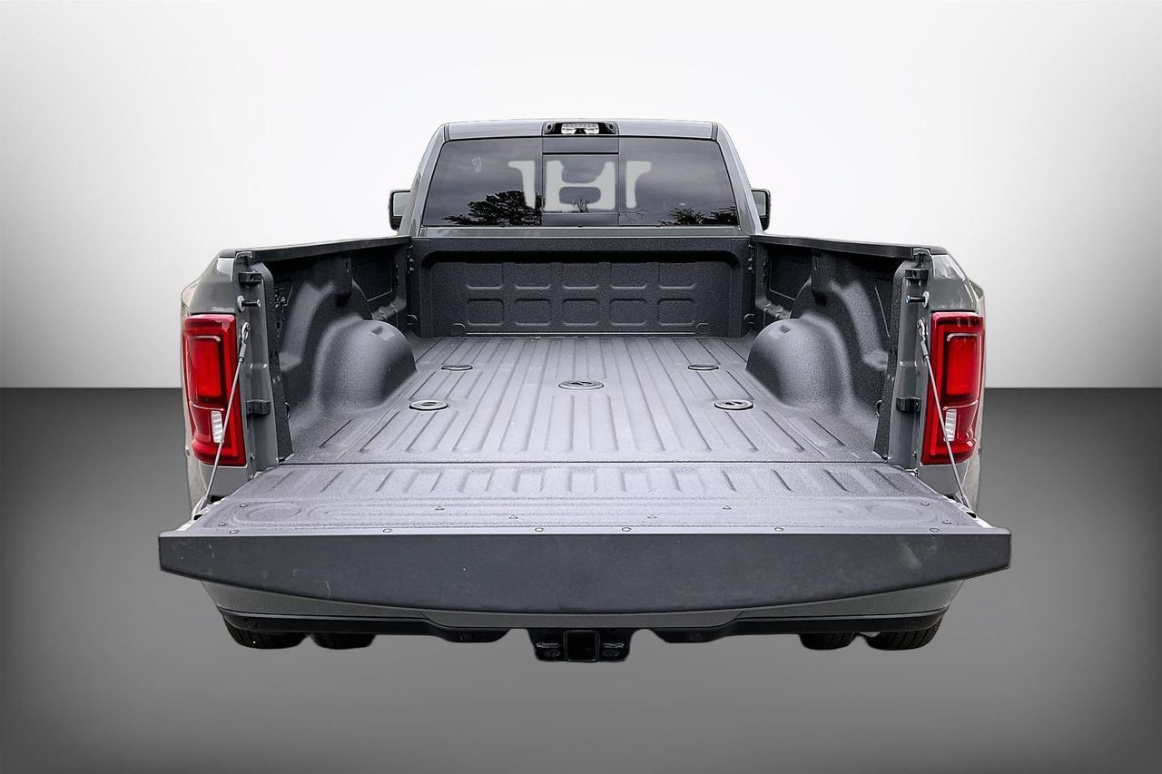 New 2026 RAM 3500 Big Horn AWD/4WD image 21