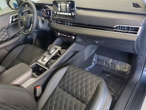 New 2025 Mitsubishi Outlander SEL image 15