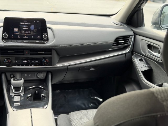 Used 2026 Nissan Rogue SV FWD image 34