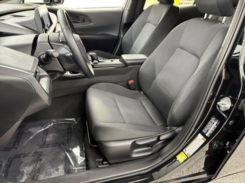 Used 2025 Toyota Prius LE image 16