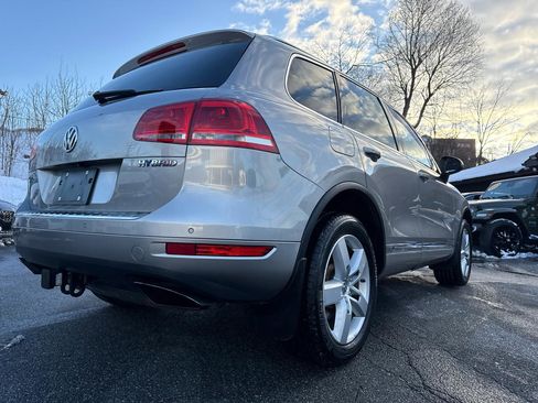 Used 2011 Volkswagen Touareg Hybrid image 13