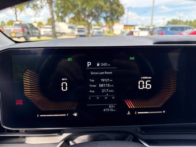 Used 2025 Kia Carnival FWD image 35