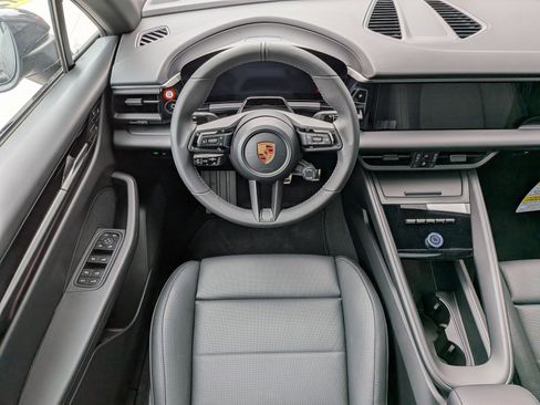 New 2026 Porsche Macan 4S Electric image 15