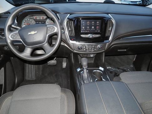 Used 2021 Chevrolet Traverse LS image 11