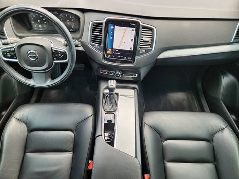 Used 2022 Volvo XC90 T5 Momentum w/ Climate Package FWD image 5