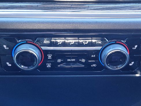 Used 2025 Chevrolet Silverado 1500 LT image 15