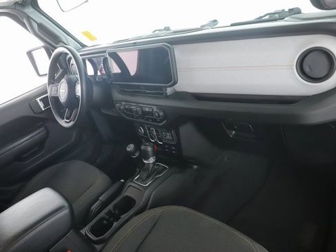 Used 2024 Jeep Gladiator Sport image 27