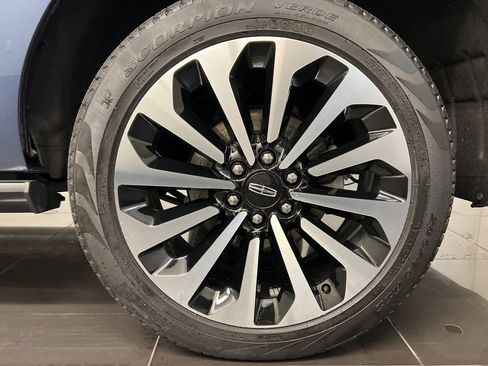 Certified 2022 Lincoln Navigator L Reserve image 7