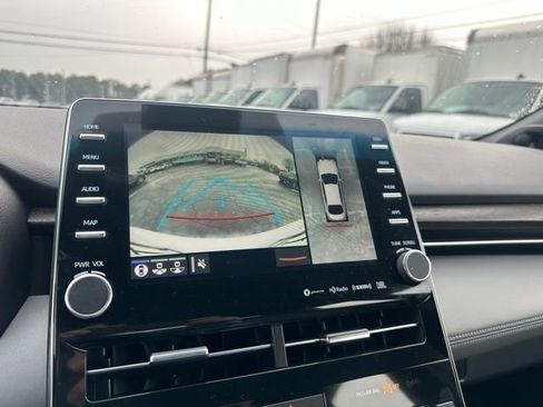 Used 2019 Toyota Avalon Limited image 38