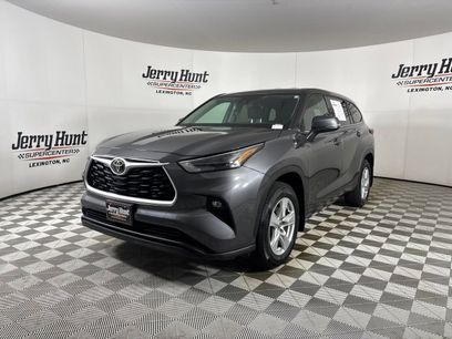 Used 2022 Toyota Highlander LE