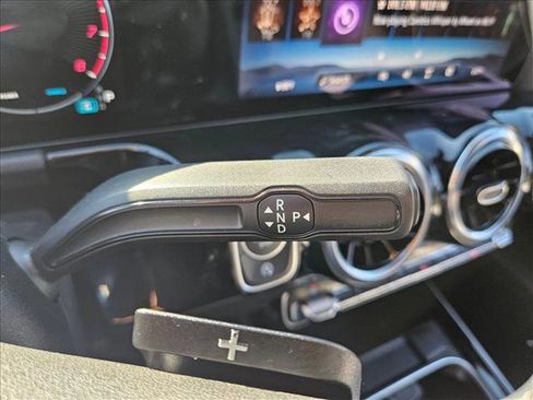 Used 2025 Mercedes-Benz GLA 250 image 12