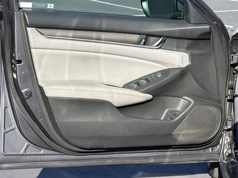 Used 2018 Honda Accord LX image 23
