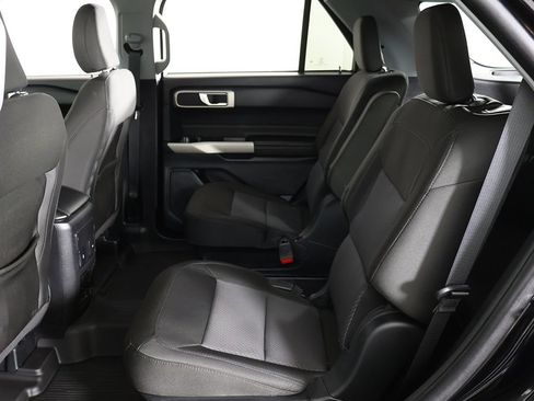 Used 2023 Ford Explorer XLT AWD/4WD image 33