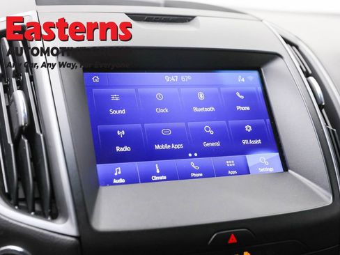 Used 2020 Ford Edge SE image 19