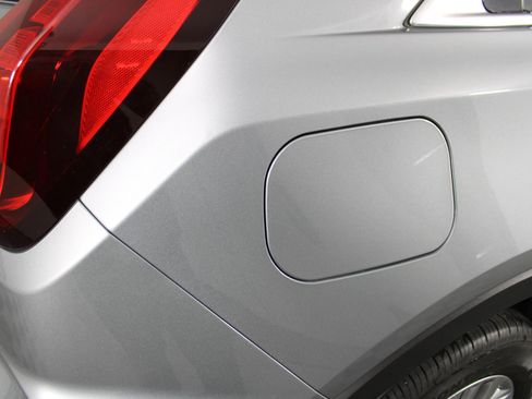 Used 2024 Cadillac XT4 Premium Luxury image 32