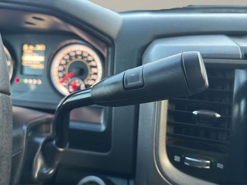 Used 2016 RAM 3500 Tradesman w/ Chrome Appearance Group image 15