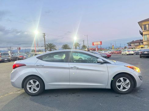 Used 2015 Hyundai Elantra SE image 9