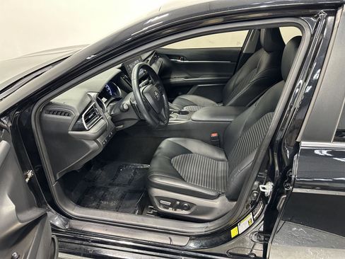 Used 2021 Toyota Camry SE image 10