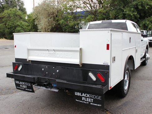 Used 2024 RAM 3500 SLT w/ Quick Order Package 2YG SLT AWD/4WD image 16
