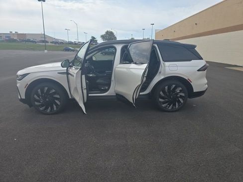 New 2026 Lincoln Nautilus Reserve w/ Jet Appearance Package image 12