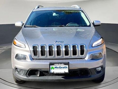 Used 2017 Jeep Cherokee Latitude w/ Cold Weather Group image 2