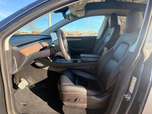 Used 2023 Tesla Model Y Performance image 11