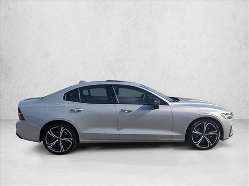 Used 2024 Volvo S60 B5 Plus FWD image 4
