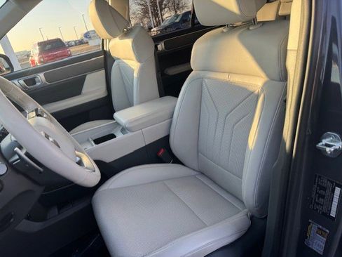 Used 2025 Hyundai Santa Fe SEL image 12