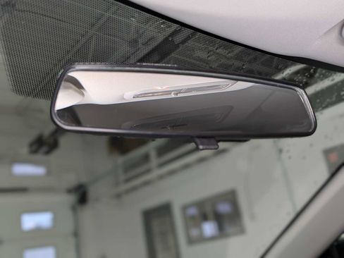 Used 2016 Toyota Corolla LE image 31