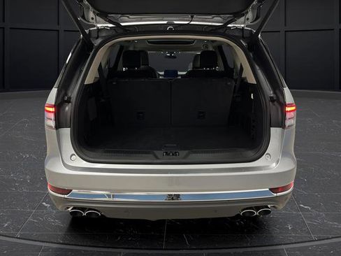 Used 2023 Lincoln Aviator AWD w/ Premium Package image 15