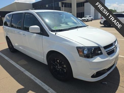Used 2019 Dodge Grand Caravan GT FWD image 2