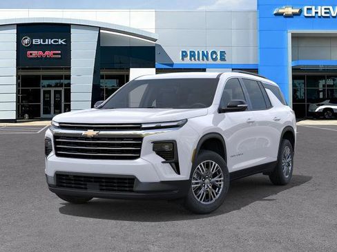 New 2026 Chevrolet Traverse LT w/ LPO, Floor Liner Package FWD image 30