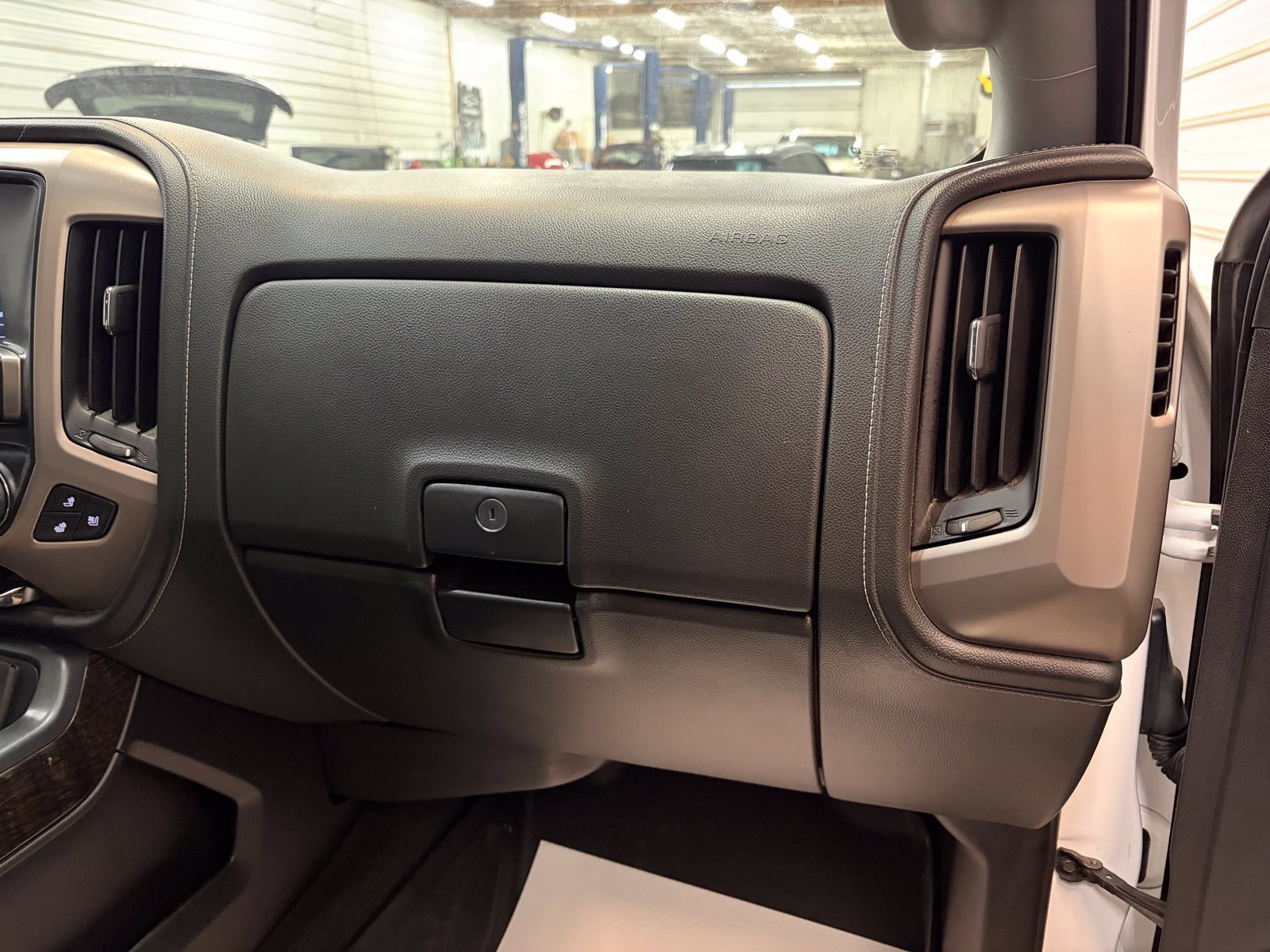 Used 2016 GMC Sierra 3500 Denali w/ Duramax Plus Package AWD/4WD image 31